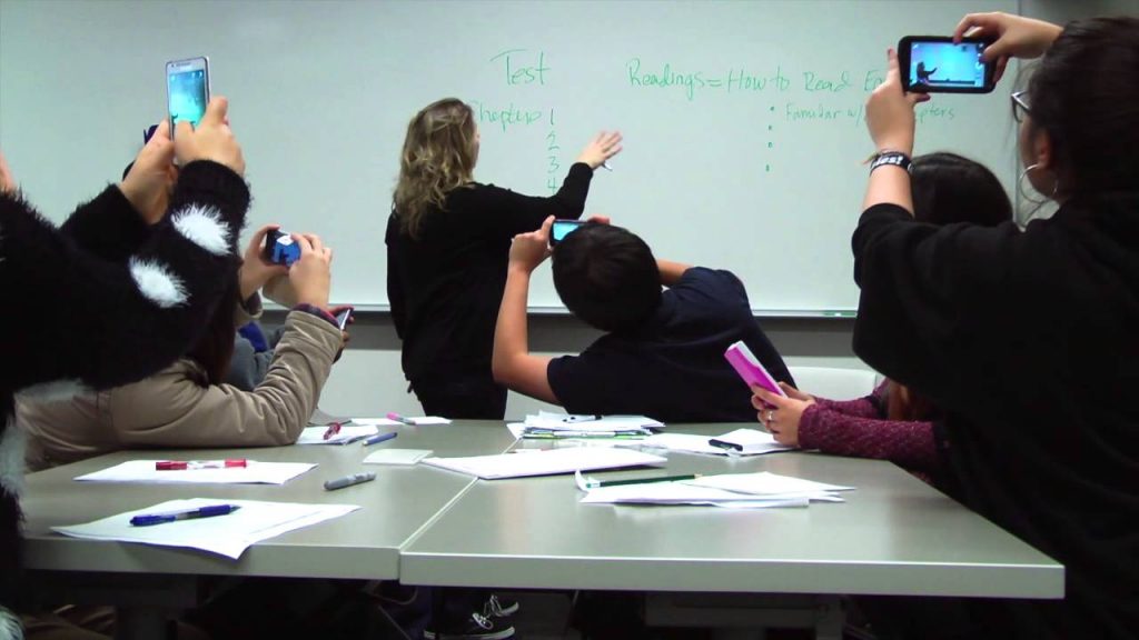 Mobile learning. Una propuesta para usar el móvil dentro del aula